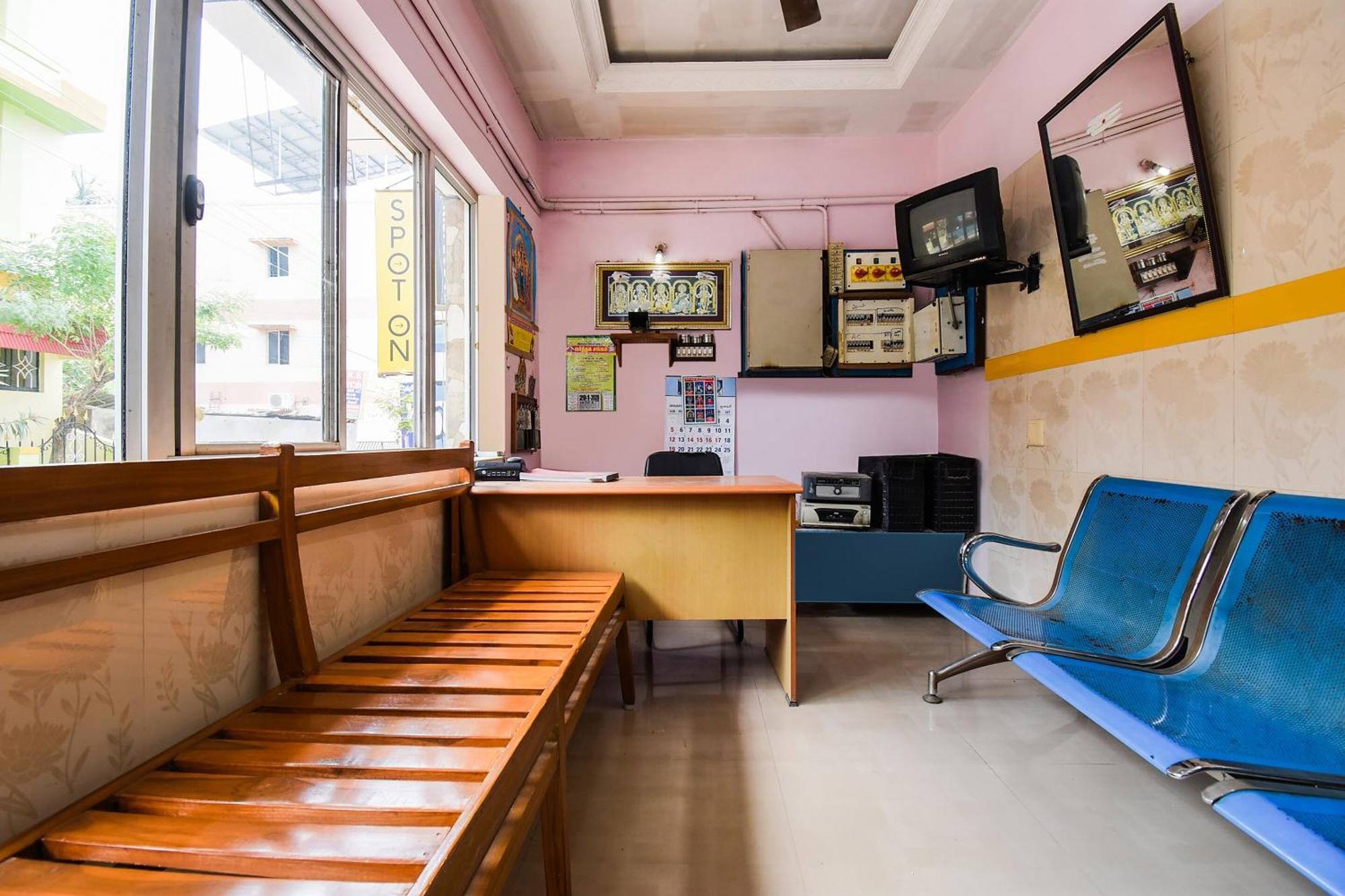 Hotel O K.S.Lodge Tribhuvanam Eksteriør bilde